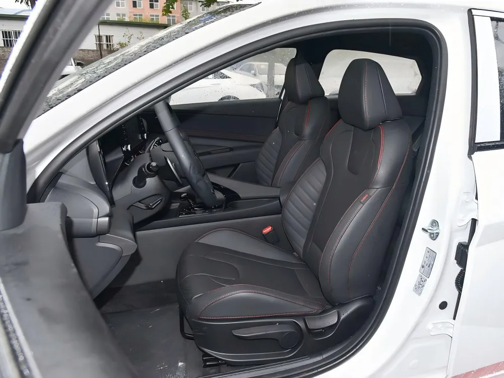 2023 Hyundai Elantra 1.5L CVT LUX Premium Edition